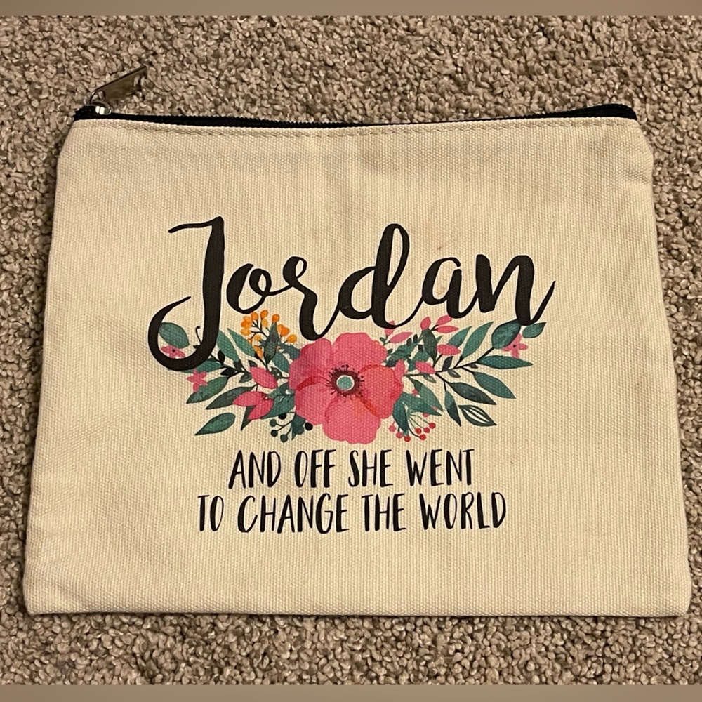 Cosmetic pouch